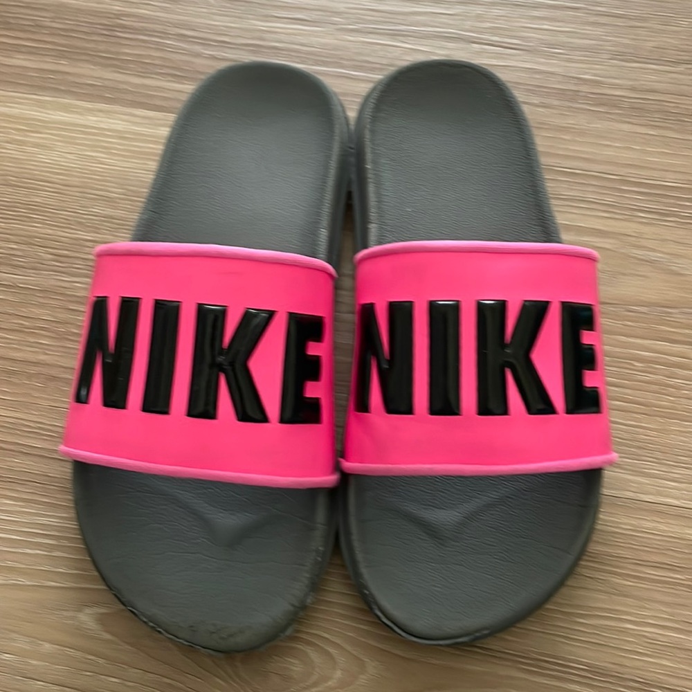 Nike slides